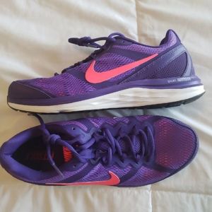 Women's Nike Dual Fusion Shoe 9.5